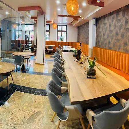 Hotel & Restaurant Levoslav House 4*