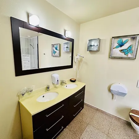 Hotel & Restaurant Levoslav House 4*