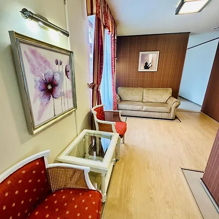 Hotel & Restaurant Levoslav House 4*