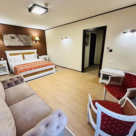 Hotel & Restaurant Levoslav House