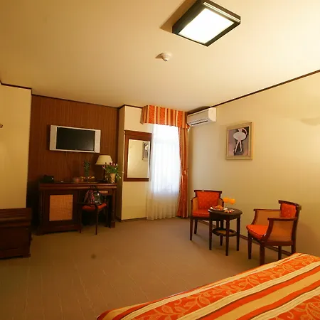 Hotel & Restaurant Levoslav House